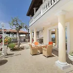 Giulia Villa *