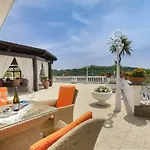 Giulia Villa