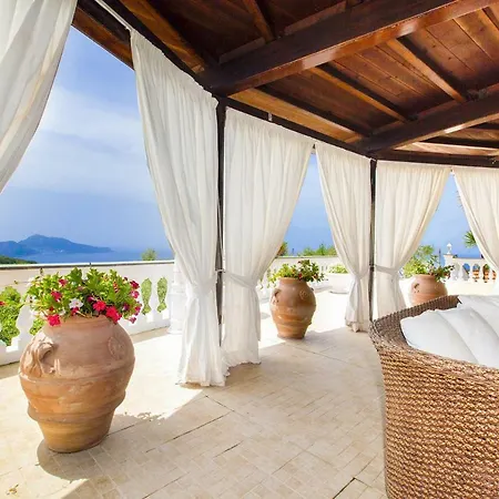 Giulia * Massa Lubrense