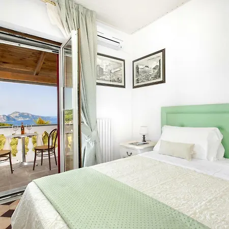 Giulia * Massa Lubrense